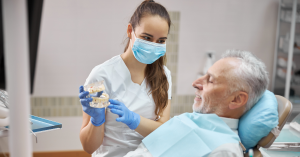 Tratamentul cu implant dentar la varste inaintate